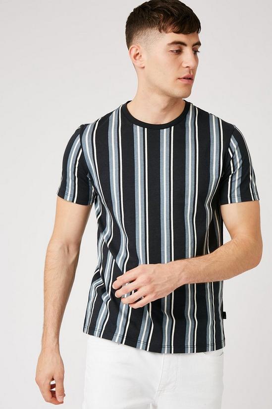 Burton Vertical Stripe T-shirts 1