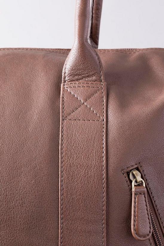 Lakeland Leather Discoverer Leather Sling Bag in Black