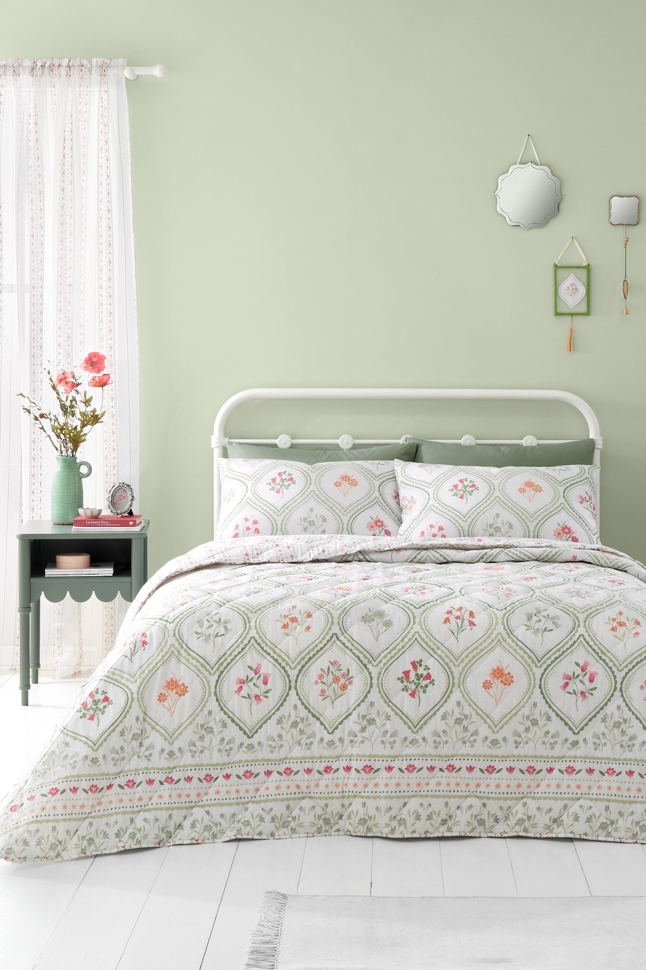 Bedding | 'Cameo Floral' Reversible Bedspread | Catherine Lansfield